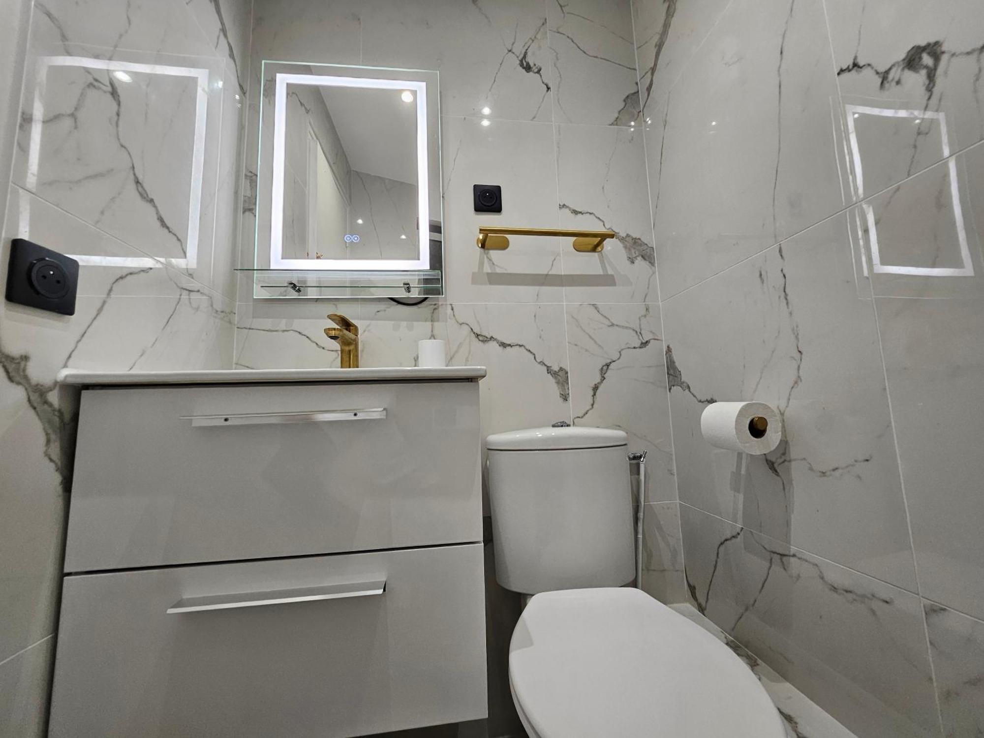 Entier , 2 Accommodatie bij particulieren Parijs